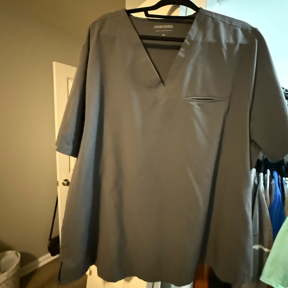 Mandala Gray V-Neck Scrub Top